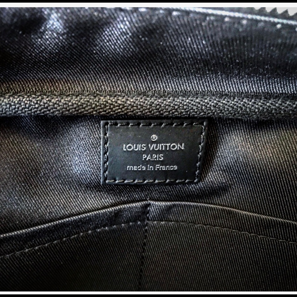 Louis Vuitton Bumbag - Picture 5 of 6